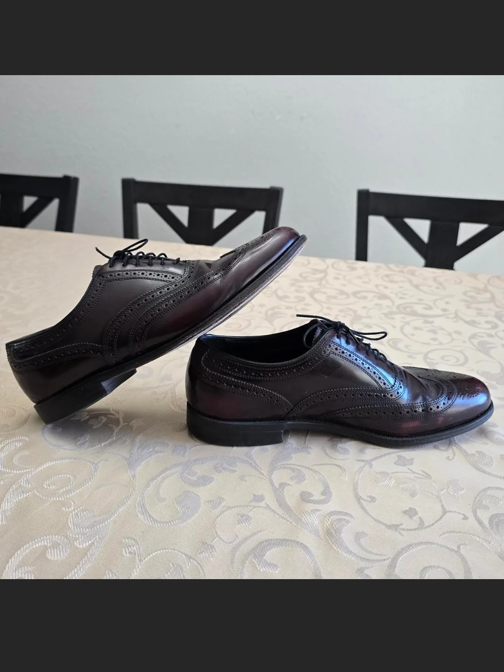 Men’s Vintage Florsheim Leather Lexington Wingtip Oxfords
